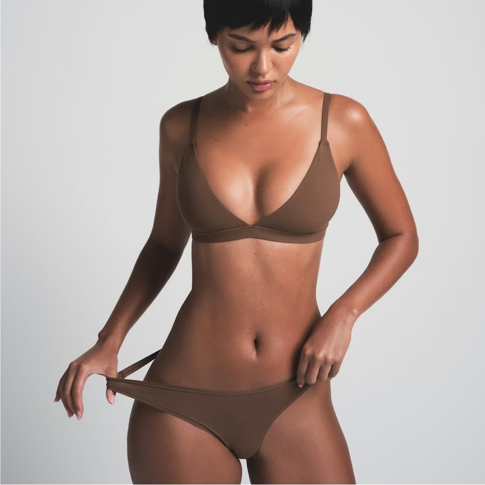 SKIMS Fits Everybody Triangle Bralette Jasper - Picture 2 of 9